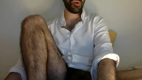 Tom A.    online show from November 2025 05:04:01 PM