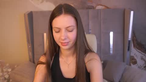 Lady Vi online show from June 2026 07:57:02 PM