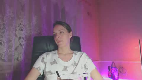 Sonya online show from April 2026 09:01:01 PM