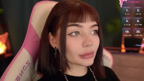 Nika online show from November 2025 09:25:01 PM