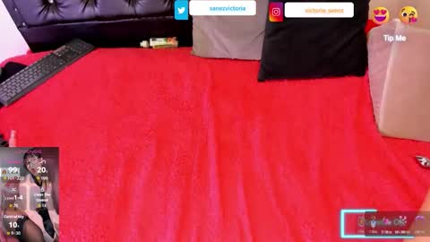 Victoria online show from November 2025 03:28:01 AM