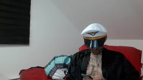 Snapshot of badcouple_ chatting on January 2025 04:02:01 AM BadCouple  online show from January 2025 04:02:01 AM