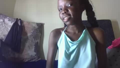 Snapshot of baddie_floxxy chatting on April 2026 06:58:01 PM baddie_floxxy online show from April 2026 06:58:01 PM