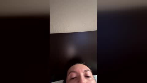 baddiehott95 online show from April 2026 07:39:02 PM