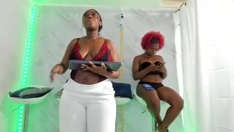 Snapshot of badgirls_000 chatting on February 2025 11:16:02 AM candy and dayan online show from February 2025 11:16:02 AM