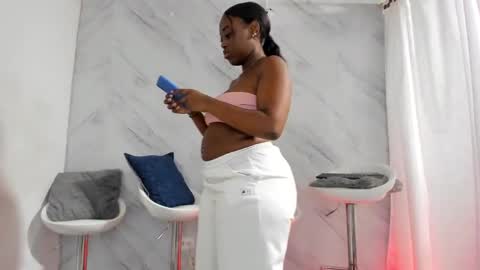 Snapshot of badgirls_000 chatting on February 2025 11:02:01 AM candy and dayan online show from February 2025 11:02:01 AM