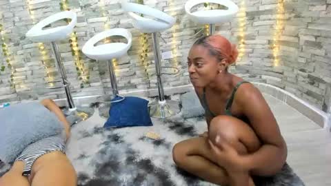 Snapshot of badgirls_000 chatting on March 2025 02:29:01 PM candy and dayan online show from March 2025 02:29:01 PM
