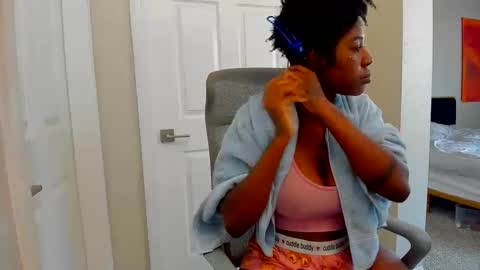 Snapshot of badgurldnay chatting on September 2025 03:24:01 PM badgurldnay online show from September 2025 03:24:01 PM