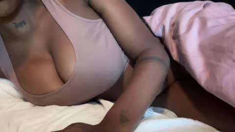 Snapshot of badgurldnay chatting on October 2025 06:33:01 AM badgurldnay online show from October 2025 06:33:01 AM