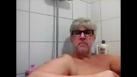 Snapshot of baggelina75 chatting on February 2025 06:32:02 PM baggelina75 online show from February 2025 06:32:02 PM