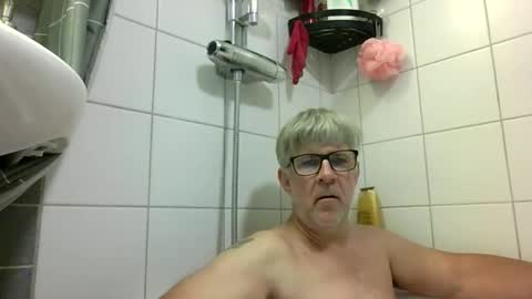 Snapshot of baggelina75 chatting on June 2026 04:00:02 PM baggelina75 online show from June 2026 04:00:02 PM