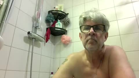 Snapshot of baggelina75 chatting on June 2026 06:41:01 PM baggelina75 online show from June 2026 06:41:01 PM