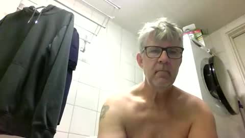 Snapshot of baggelina75 chatting on June 2026 03:39:02 AM baggelina75 online show from June 2026 03:39:02 AM