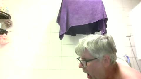 Snapshot of baggelina75 chatting on June 2026 06:40:01 PM baggelina75 online show from June 2026 06:40:01 PM