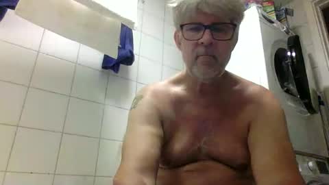 Snapshot of baggelina75 chatting on July 2026 09:47:01 PM baggelina75 online show from July 2026 09:47:01 PM