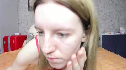 holly online show from October 2025 03:42:01 PM