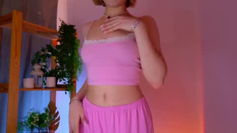 Elly online show from April 2026 04:19:01 AM