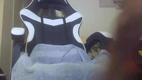 b online show from November 2025 02:31:02 AM