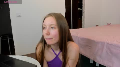 Snapshot of bam_bi chatting on June 2026 08:42:01 PM Kira online show from June 2026 08:42:01 PM