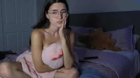 Snapshot of bambifarrina chatting on September 2025 02:34:02 AM bambifarrina online show from September 2025 02:34:02 AM