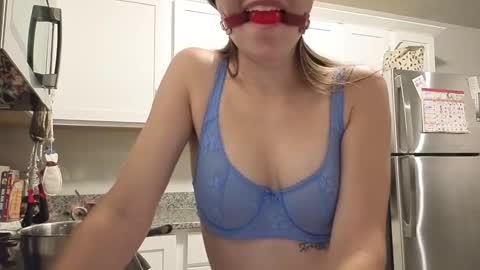 Snapshot of bambifarrina chatting on November 2025 05:28:02 AM bambifarrina online show from November 2025 05:28:02 AM