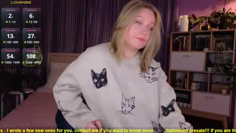 Snapshot of bananarum chatting on October 2025 10:14:01 AM Allie online show from October 2025 10:14:01 AM