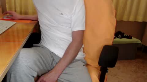 Snapshot of banschie chatting on June 2026 06:32:02 PM online show from June 2026 06:32:02 PM