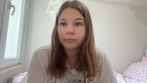 Snapshot of baosznejkowski chatting on May 2026 01:07:02 PM Sumi online show from May 2026 01:07:02 PM