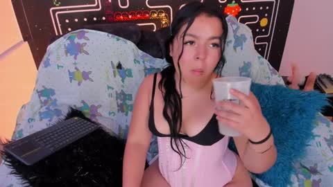 Snapshot of barbara_honey chatting on December 2024 05:10:02 PM Barbara online show from December 2024 05:10:02 PM