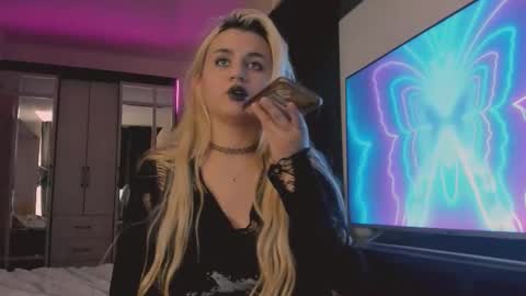 barbarasiren online show from September 2025 04:10:02 PM