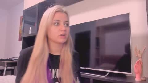 barbarasiren online show from October 2025 10:38:02 AM