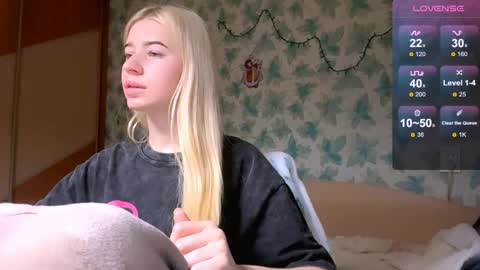 Snapshot of barbie_angel_ chatting on April 2026 03:38:02 PM Barbie online show from April 2026 03:38:02 PM