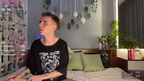 Snapshot of barbie_bi chatting on February 2025 01:43:01 PM My name is Molly. Please say hello I like talking to you. If you have any wishes or obscene desires please use the tip menu online show from February 2025 01:43:01 PM