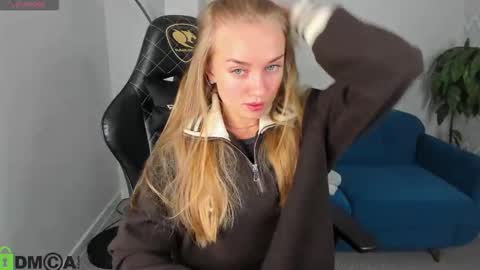 LisGTM2 Mon-Thu Sat 0100am-0700am online show from November 2025 12:54:02 AM