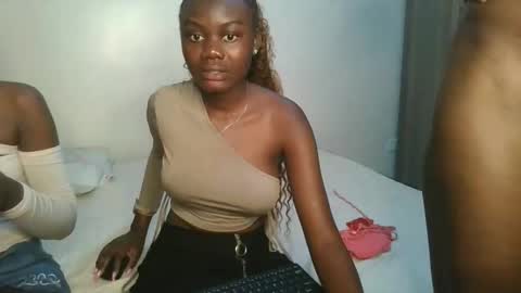 queen online show from October 2025 05:35:01 PM