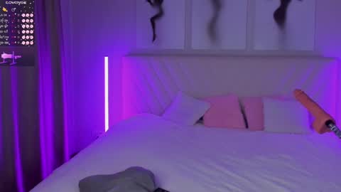  Emma online show from February 2025 09:39:02 PM