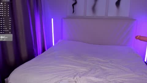  Emma online show from October 2025 08:51:02 PM