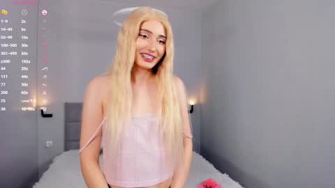 Mia online show from May 2026 02:47:01 PM