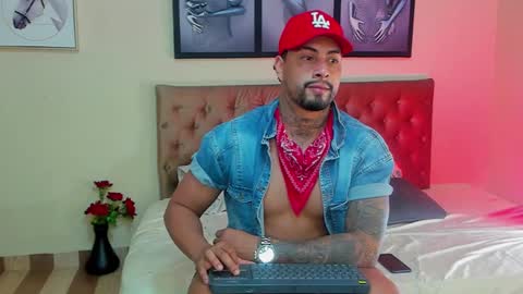 bastian_jones1 online show from December 2024 02:45:02 AM