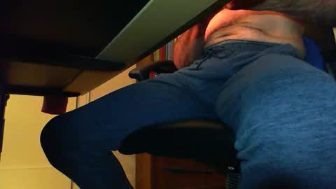 BateBro13 online show from October 2025 02:29:01 PM