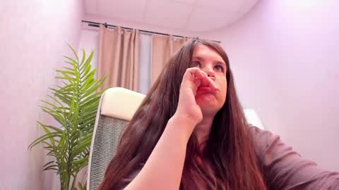 battymoll online show from March 2026 03:45:01 PM