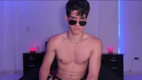 Valentino online show from January 2025 09:26:01 PM