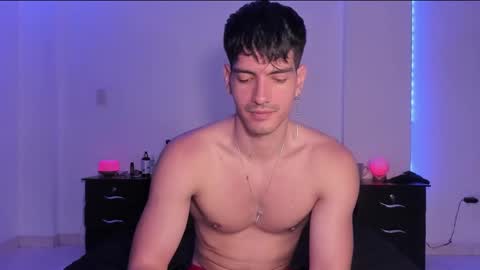 Valentino online show from February 2025 09:17:01 PM