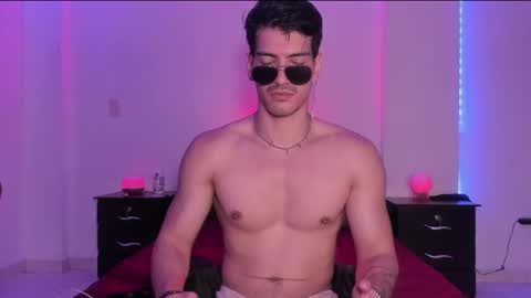 Valentino online show from February 2025 09:22:01 PM