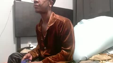 Snapshot of bbc_elrey chatting on December 2024 12:11:02 AM Racks online show from December 2024 12:11:02 AM