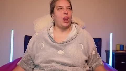 Snapshot of bbw_goddes chatting on November 2025 03:28:02 PM Love online show from November 2025 03:28:02 PM