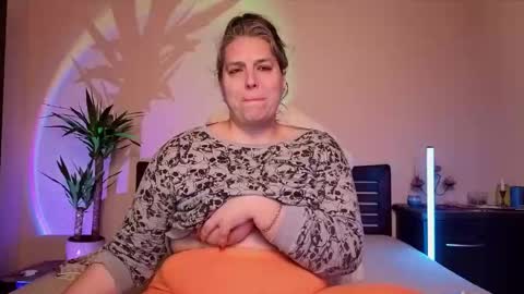 Snapshot of bbw_goddes chatting on February 2026 10:43:02 PM Love online show from February 2026 10:43:02 PM