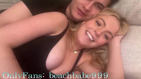 Snapshot of beachbabes999 chatting on February 2026 02:09:02 AM beachbabes999 online show from February 2026 02:09:02 AM
