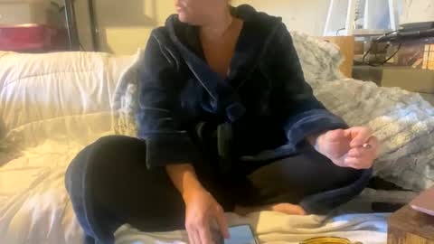 BeachyMILF online show from October 2025 04:14:02 PM