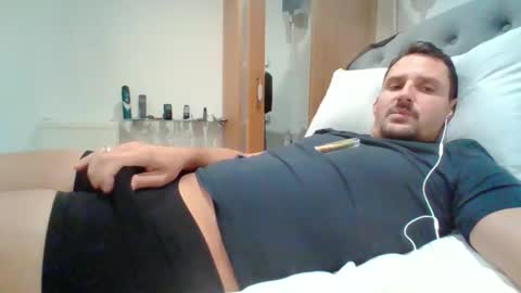 Snapshot of bearboudior chatting on November 2025 04:28:01 PM bearboudior online show from November 2025 04:28:01 PM